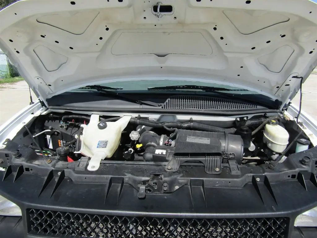 2015 Chevrolet Express Work Van HD 2500 Extended photo 3