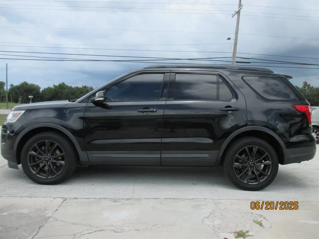 2018 Ford Explorer XLT 4WD photo 5