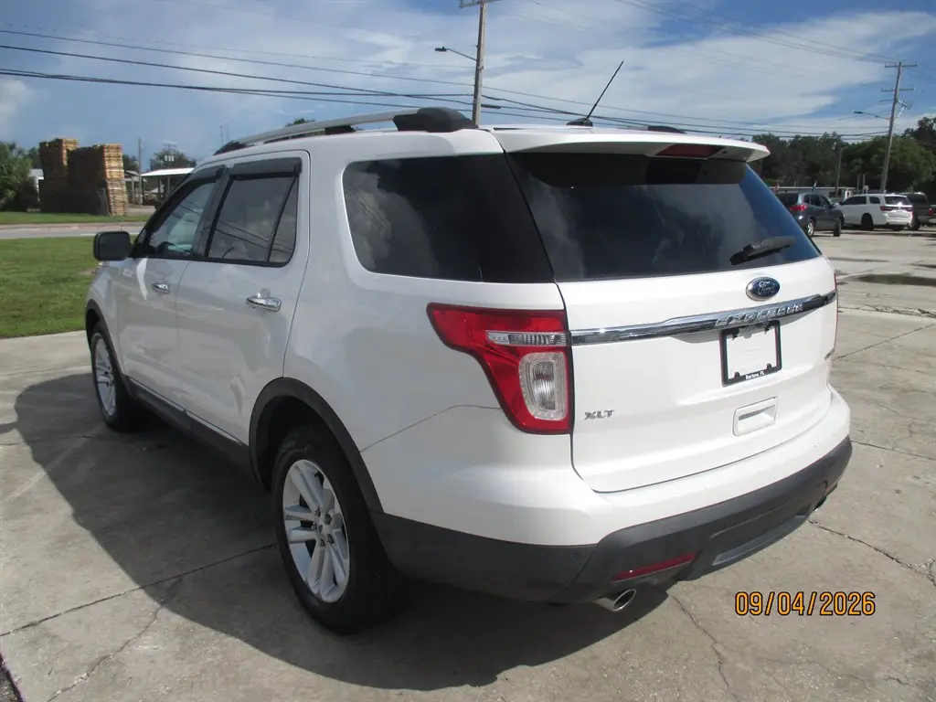 2013 Ford Explorer XLT photo 4