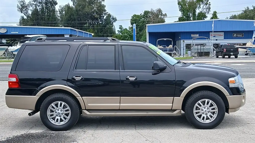 2013 Ford Expedition XLT photo 3