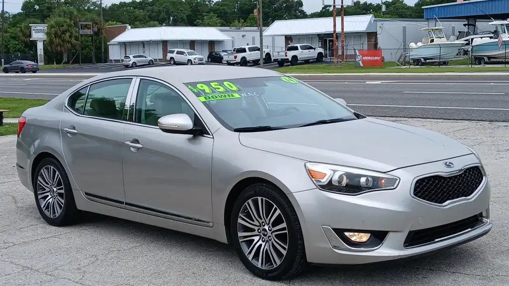 2014 Kia Cadenza Premium's photo