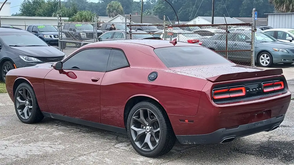 2018 Dodge Challenger SXT Plus photo 5