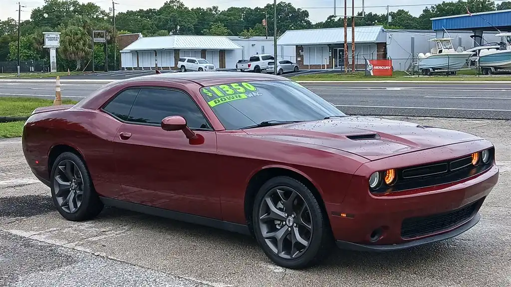 2018 Dodge Challenger SXT Plus's photo
