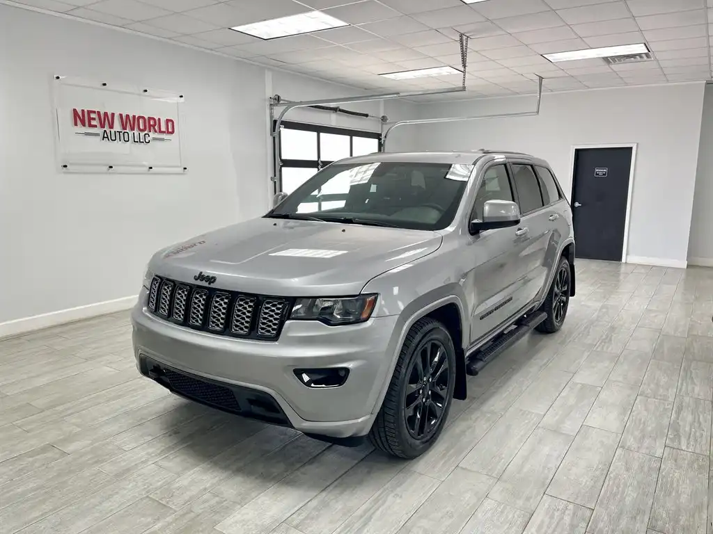 2018 Jeep Grand Cherokee Altitude 4WD's photo