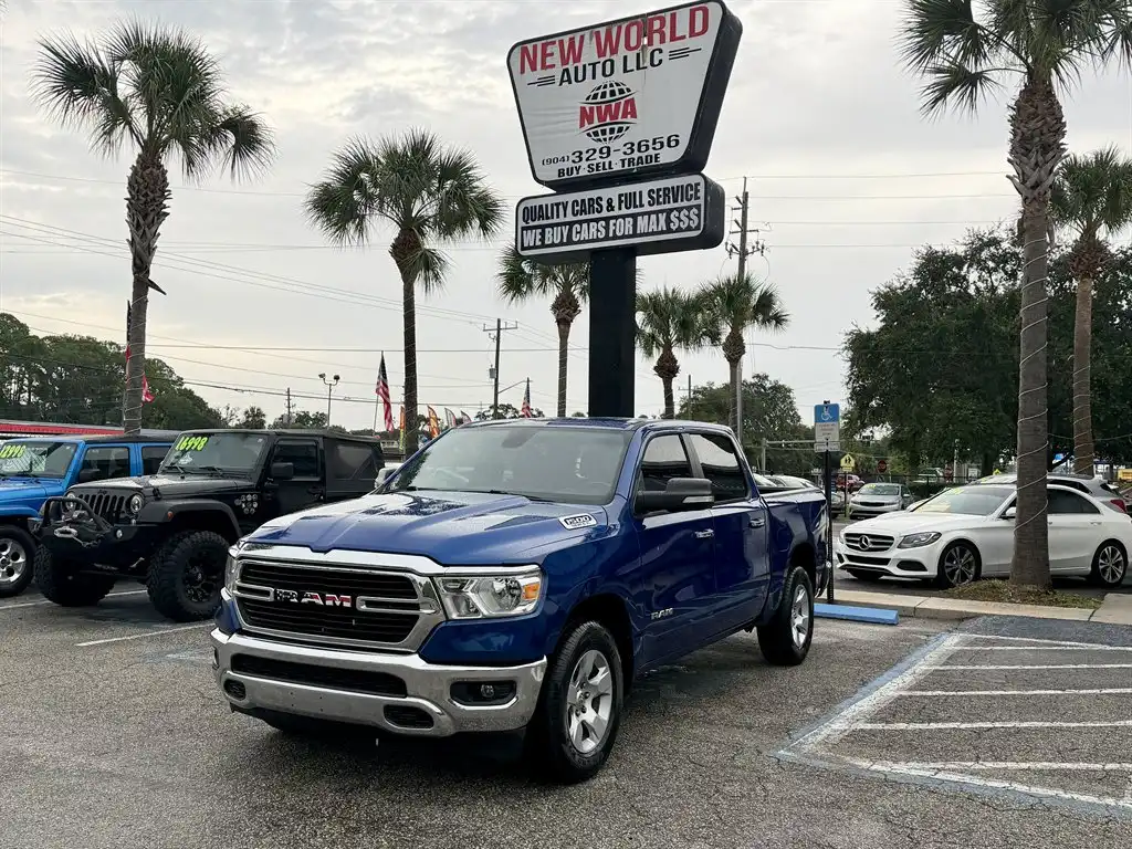 2019 RAM 1500 Big Horn/Lone Star 4WD Crew Cab 5'7's photo