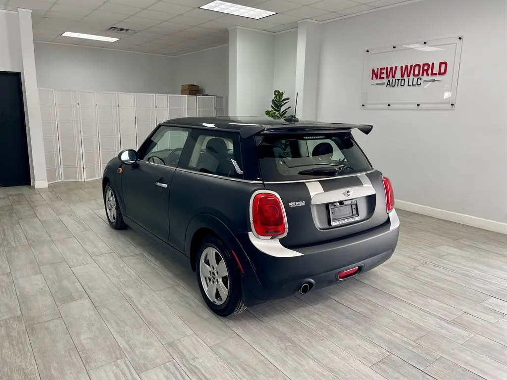 2015 MINI Cooper Base photo 3