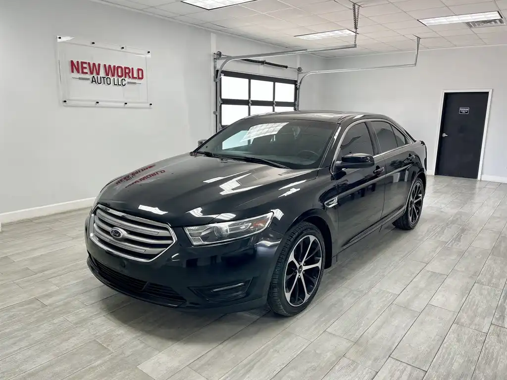 2015 Ford Taurus SEL AWD's photo