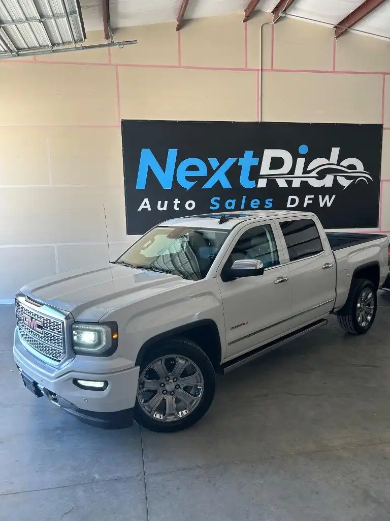 2018 GMC Sierra 4WD Crew Cab Short Box's photo