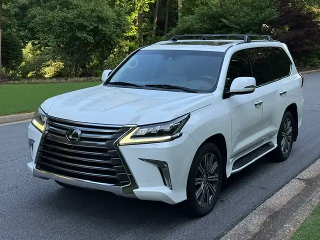 2016 Lexus LX 600 570's photo