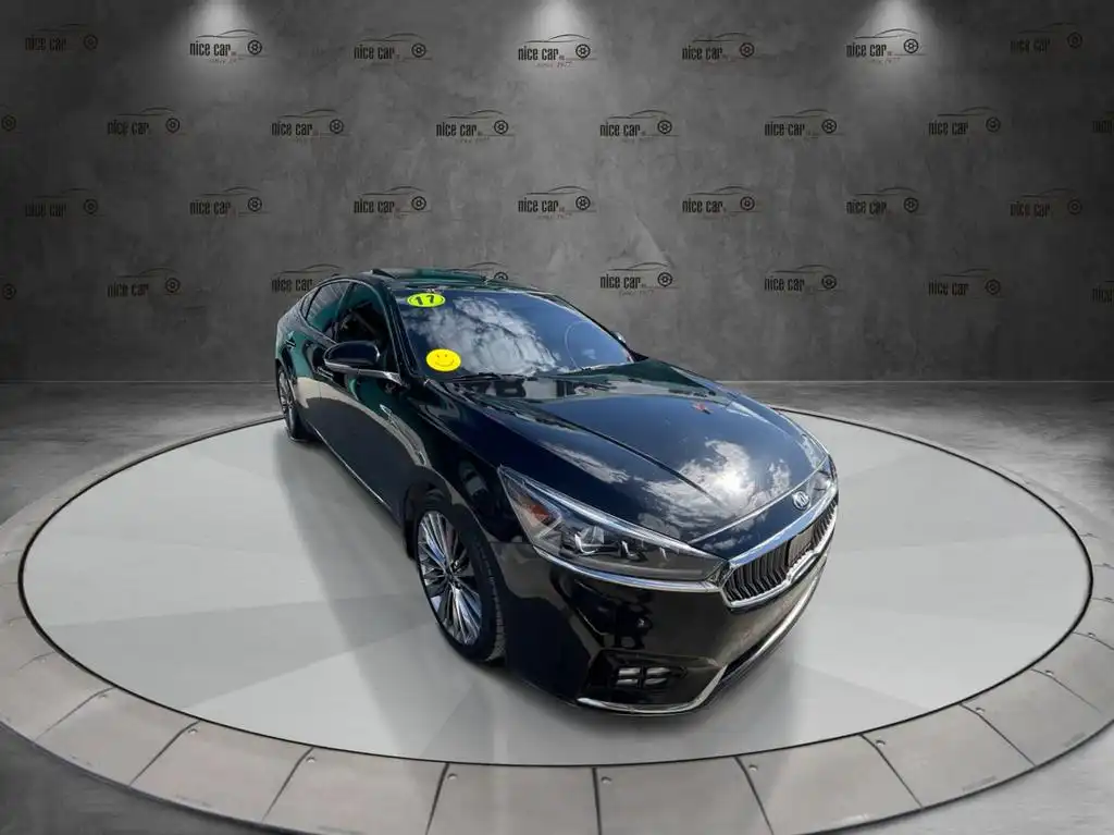 2017 Kia Cadenza Limited's photo