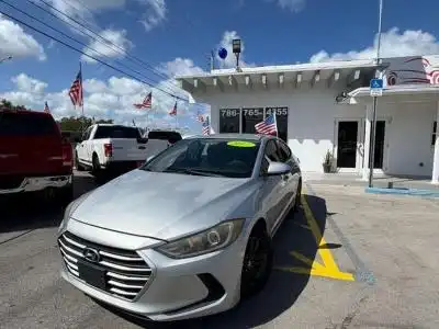 2018 Hyundai Elantra 2.0 SEL A/T SULEZ's photo