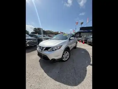 2017 Nissan Rogue Sport SV FWD's photo