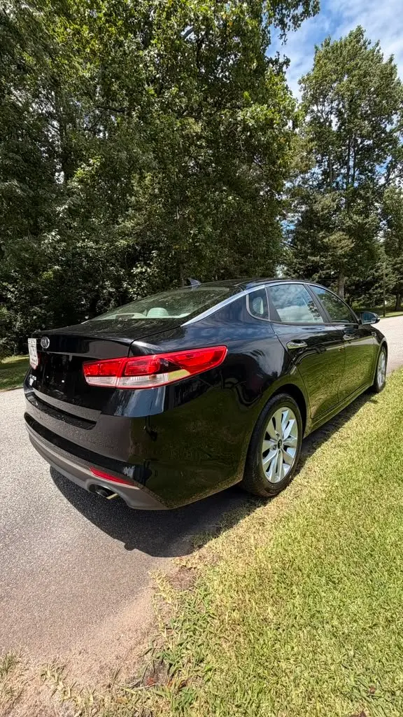 2016 Kia Optima LX AT photo 5