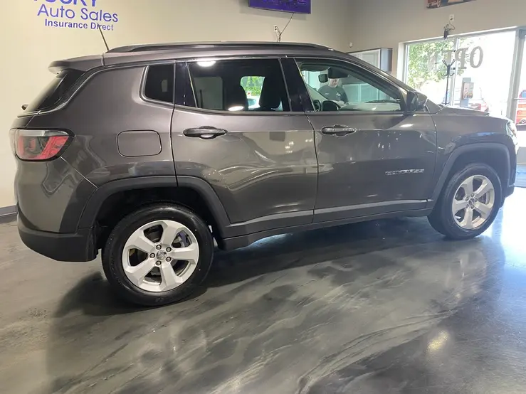 2019 Jeep Compass Latitude 4WD photo 5