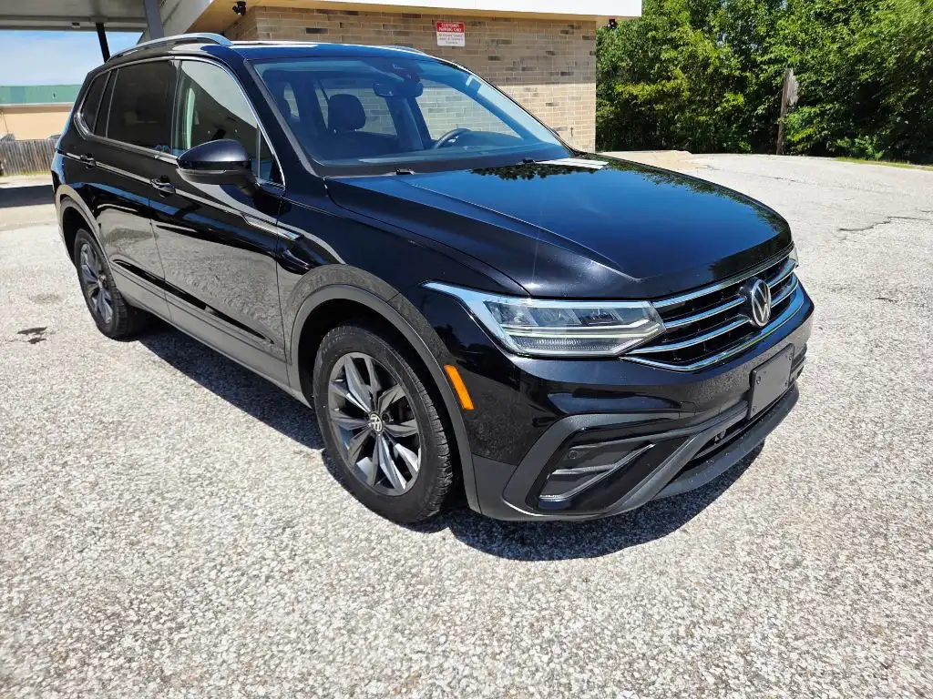 2022 Volkswagen Tiguan 2.0T SE 4Motion's photo