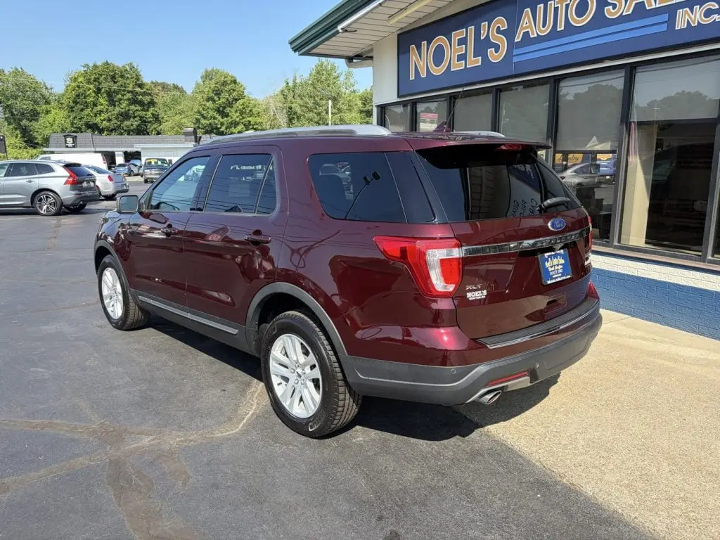 2018 Ford Explorer XLT 4WD photo 3