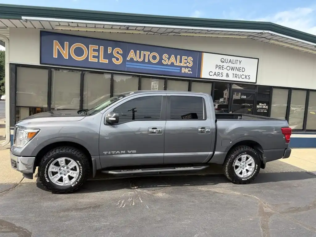 2018 Nissan Titan SV 4X4 Crew Cab's photo