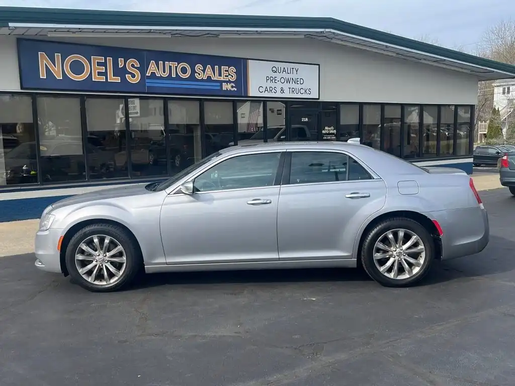2015 Chrysler 300 C Platinum V6 AWD's photo