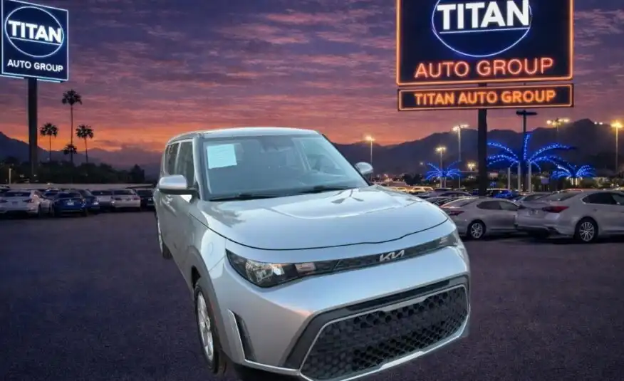 2023 Kia Soul 2.0L S IVT's photo