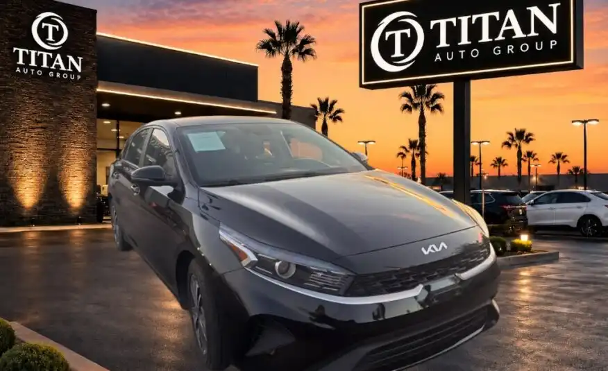 2023 Kia Forte LXS Auto's photo