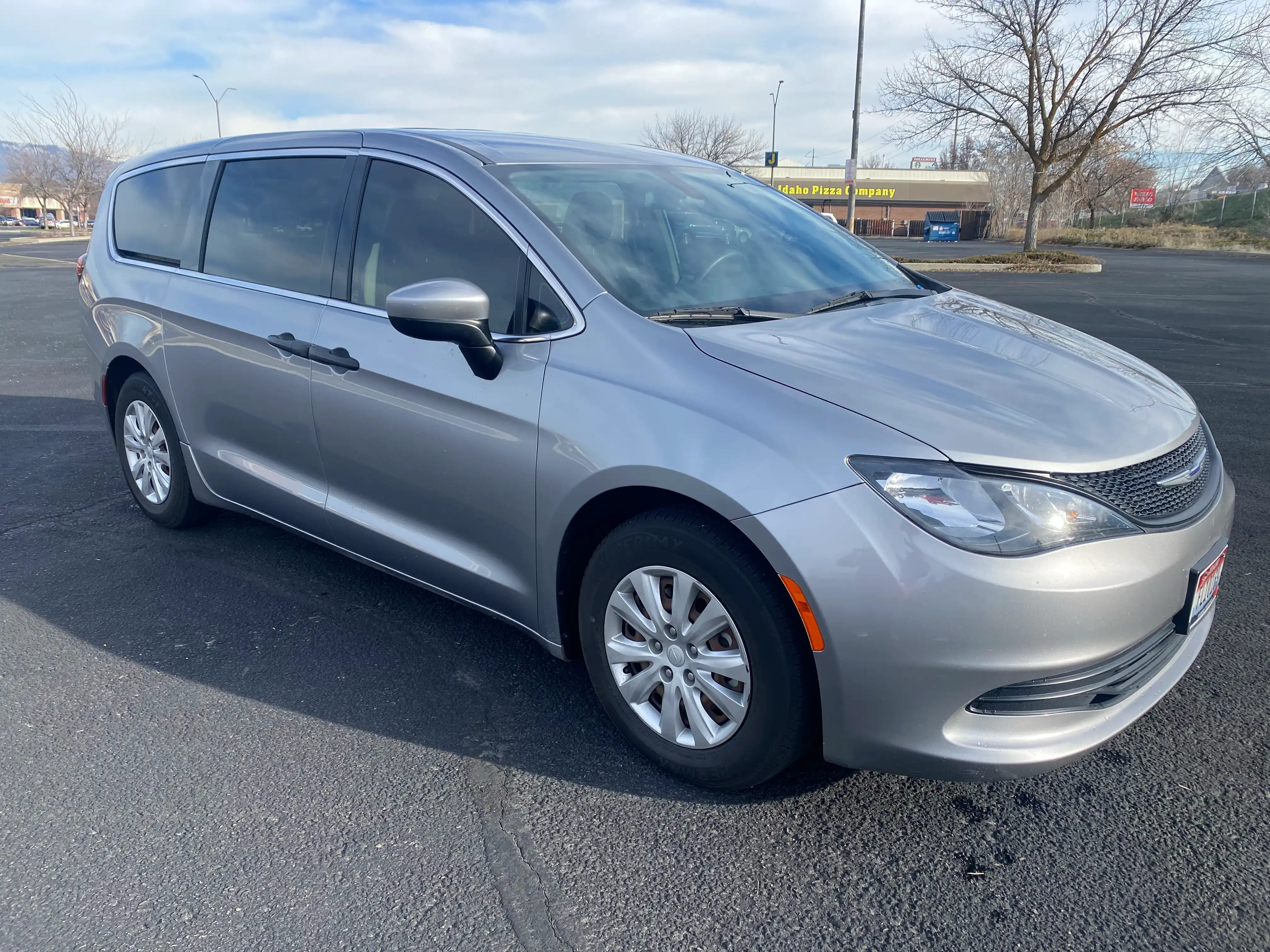 2020 Chrysler Voyager L's photo