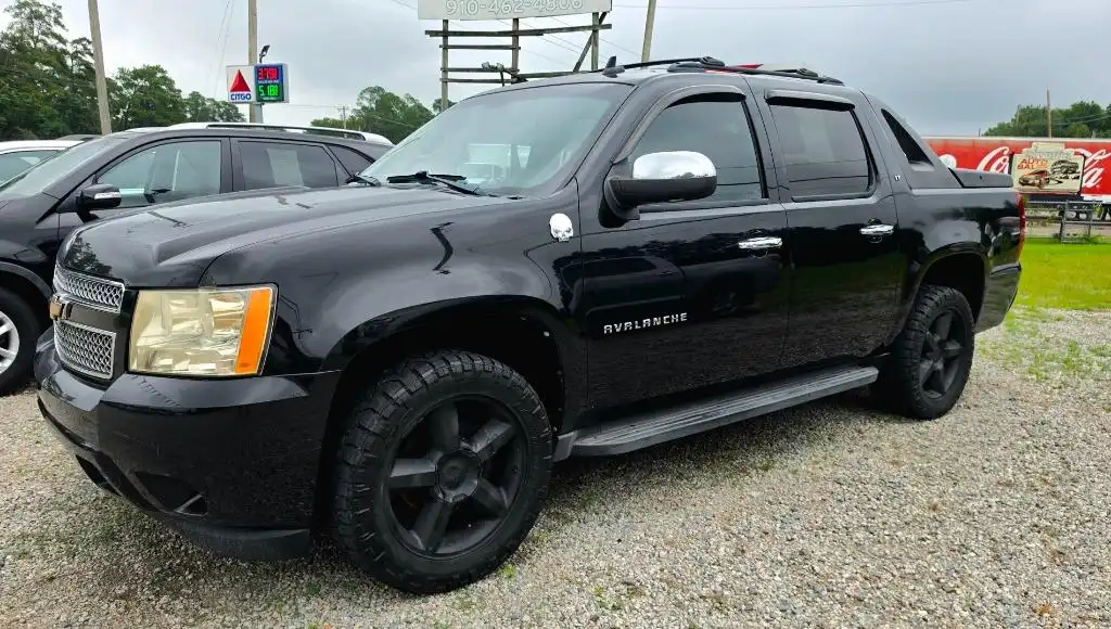 2011 Chevrolet Avalanche 4WD Avalanche LT's photo