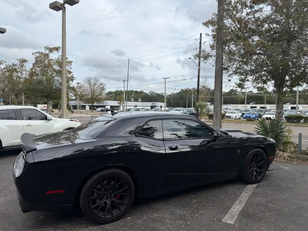2015 Dodge Challenger SRT Hellcat photo 5