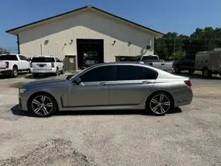 2020 BMW 7 Series 740i's photo
