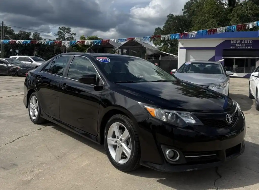2012 Toyota Camry 2.5 Auto SE's photo