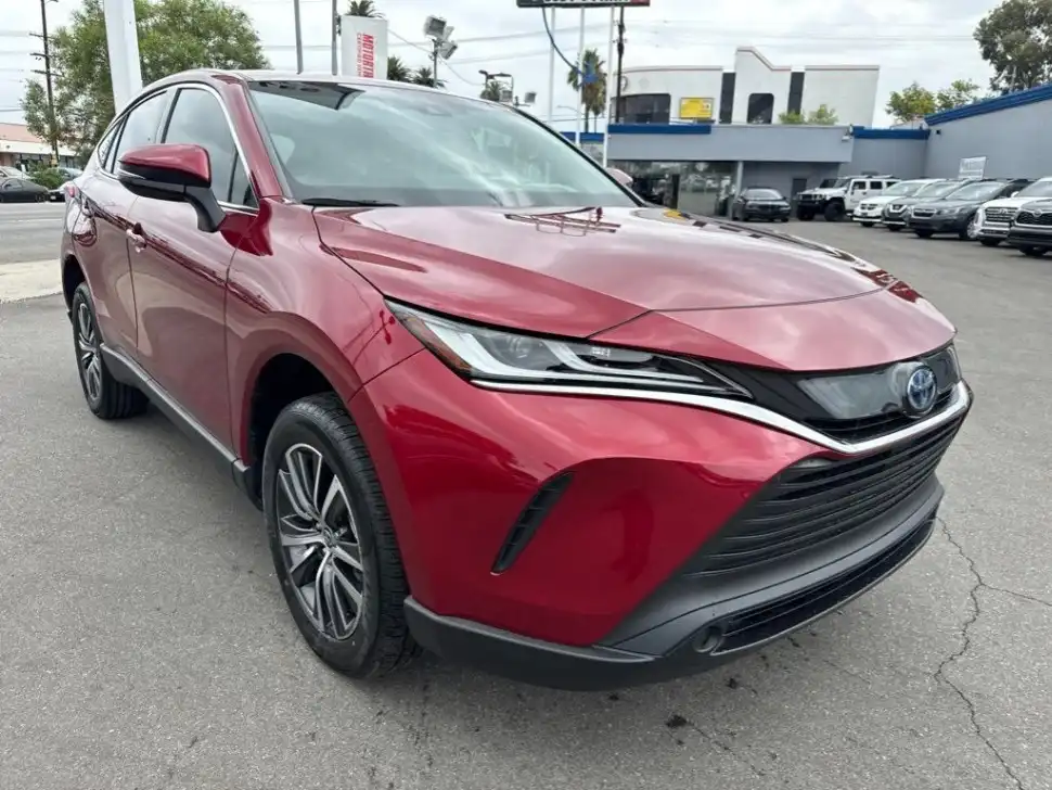 2024 Toyota Venza LE Hybrid AWD's photo
