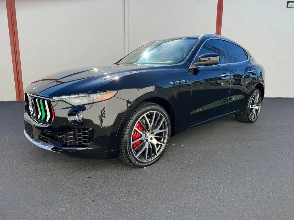 2017 Maserati Levante S's photo