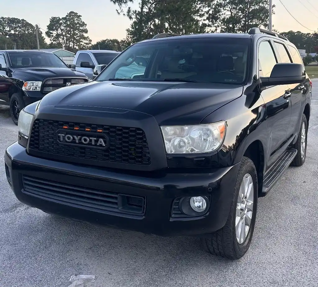 2014 Toyota Sequoia 5.7 Auto 4WD Platinum's photo