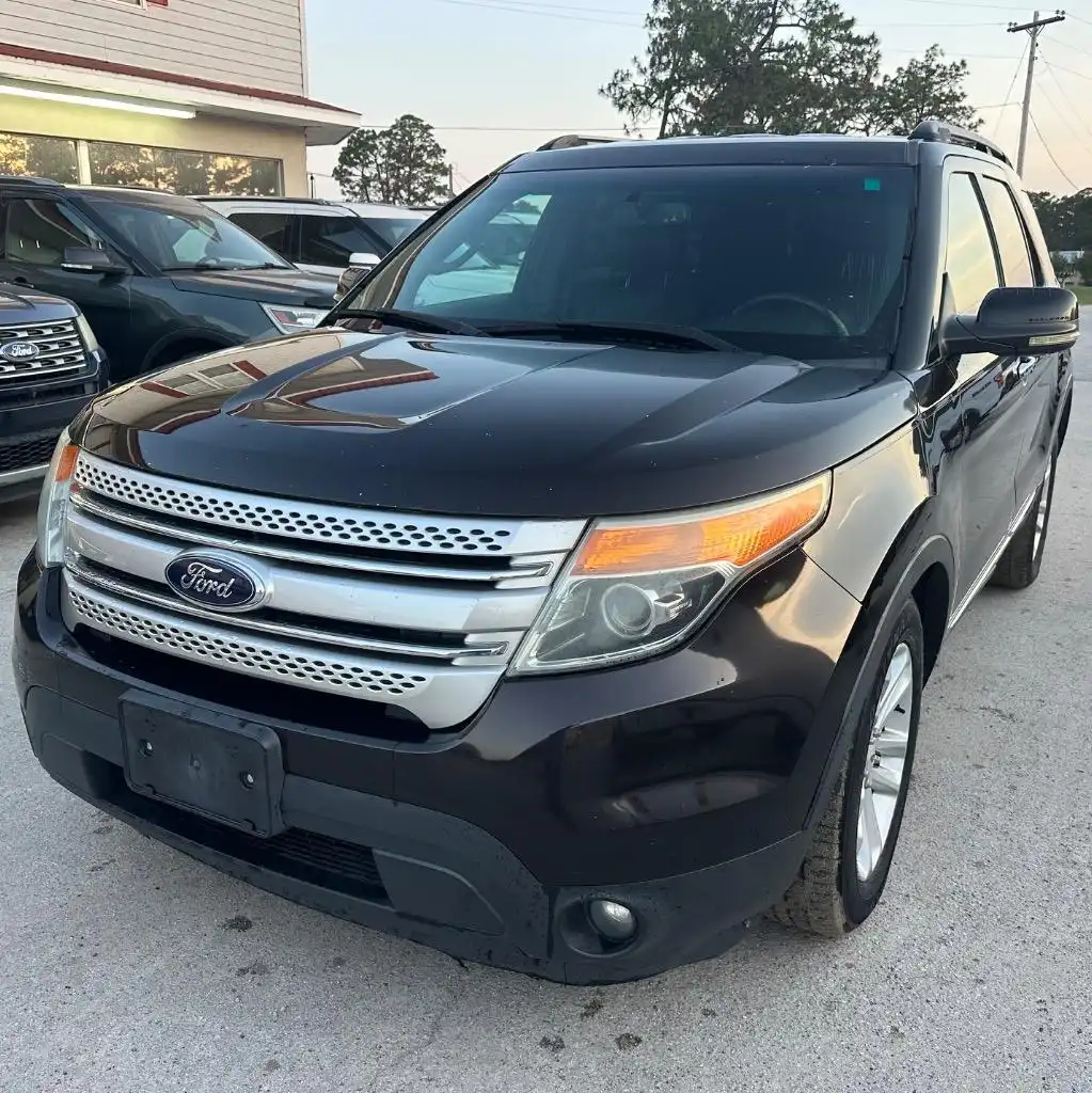 2013 Ford Explorer XLT 4WD's photo