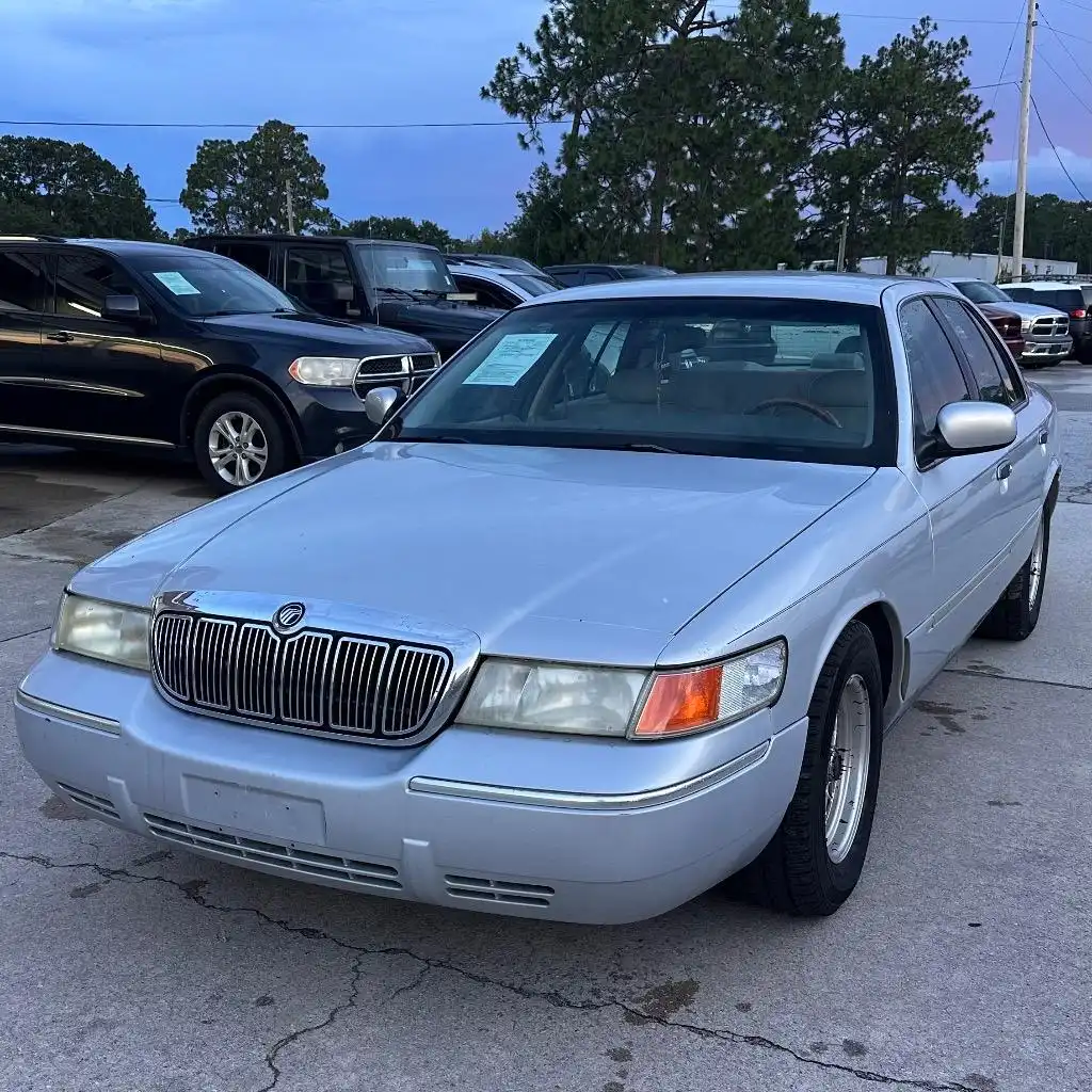 2002 Mercury Grand Marquis LS Premium's photo