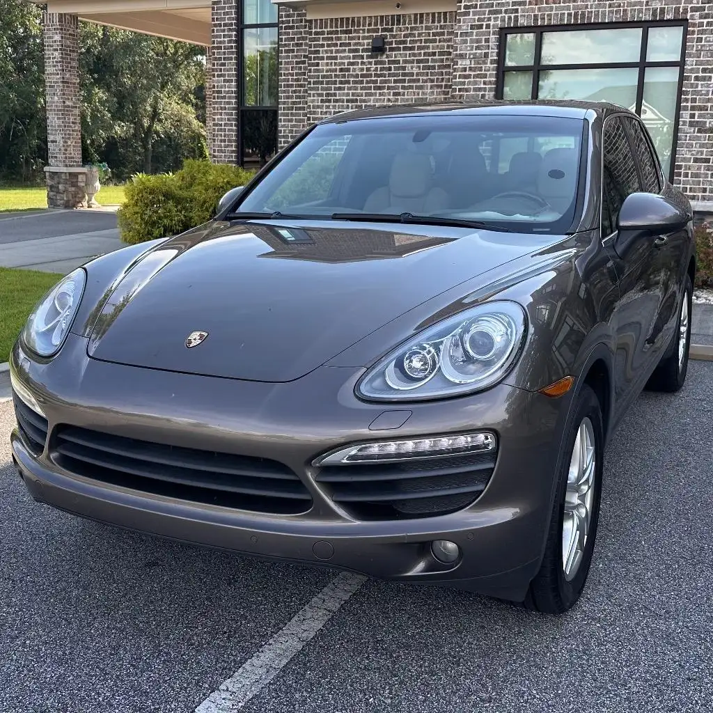 2014 Porsche Cayenne S's photo
