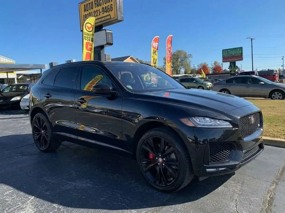 2020 Jaguar F-PACE SVR AWD's photo