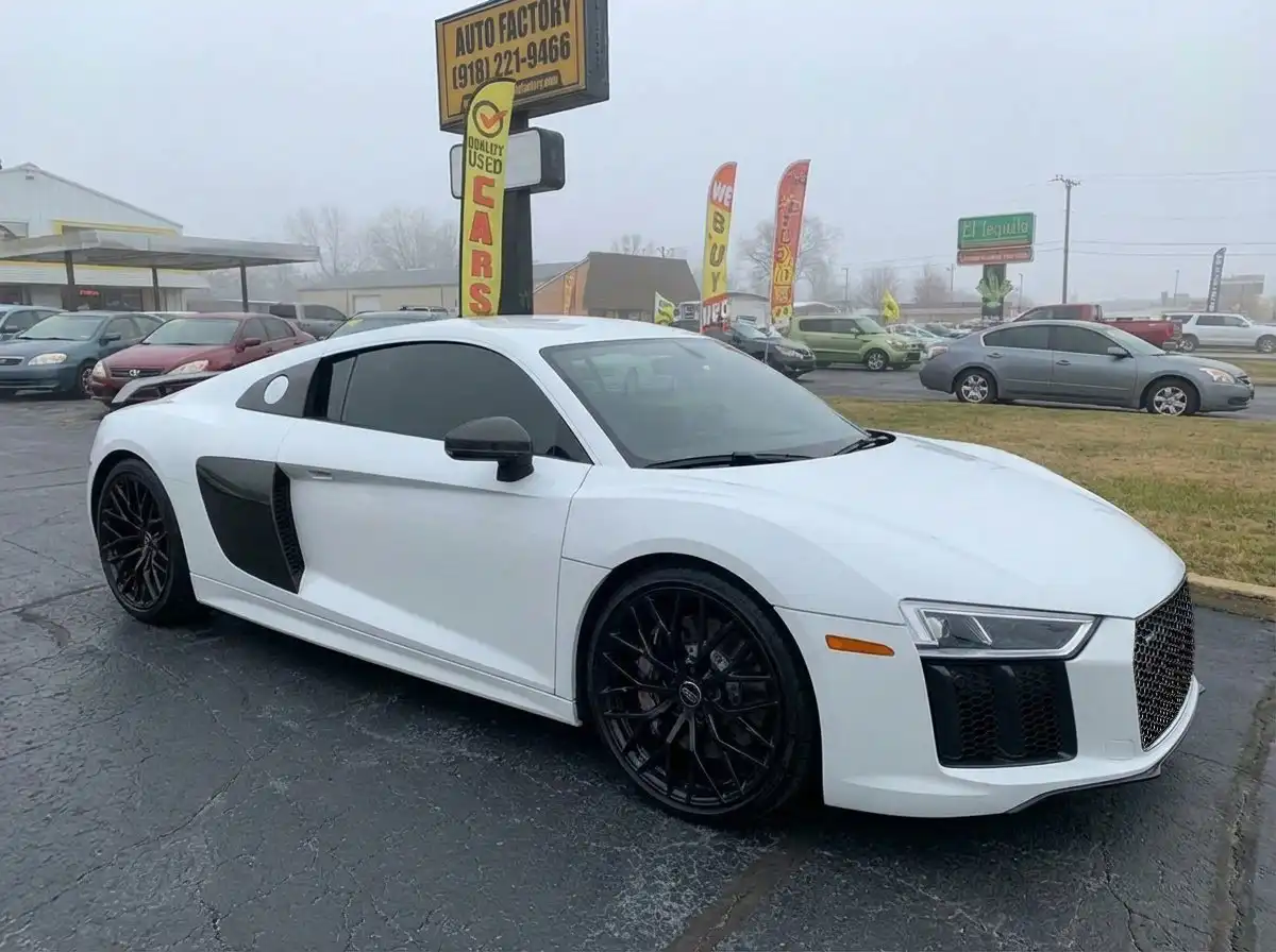 2017 Audi R8 V10 plus Coupe quattro S tronic's photo