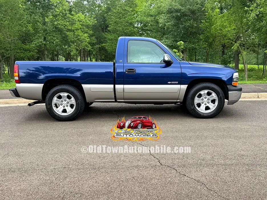 2002 Chevrolet Silverado 1500 LS Regular Cab SWB photo 4