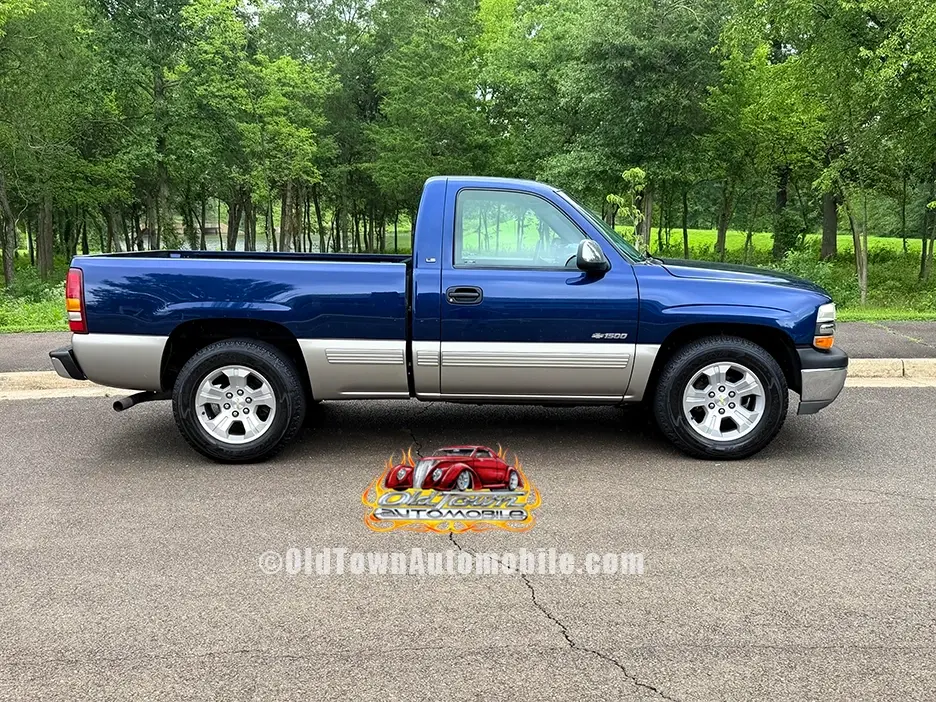 2002 Chevrolet Silverado 1500 LS Regular Cab SWB photo 3