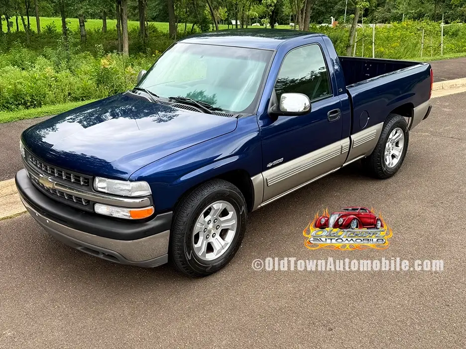 2002 Chevrolet Silverado 1500 LS Regular Cab SWB photo 1