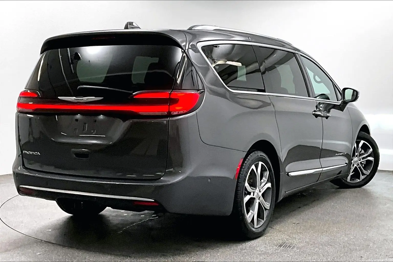 2022 Chrysler Pacifica Pinnacle photo 5