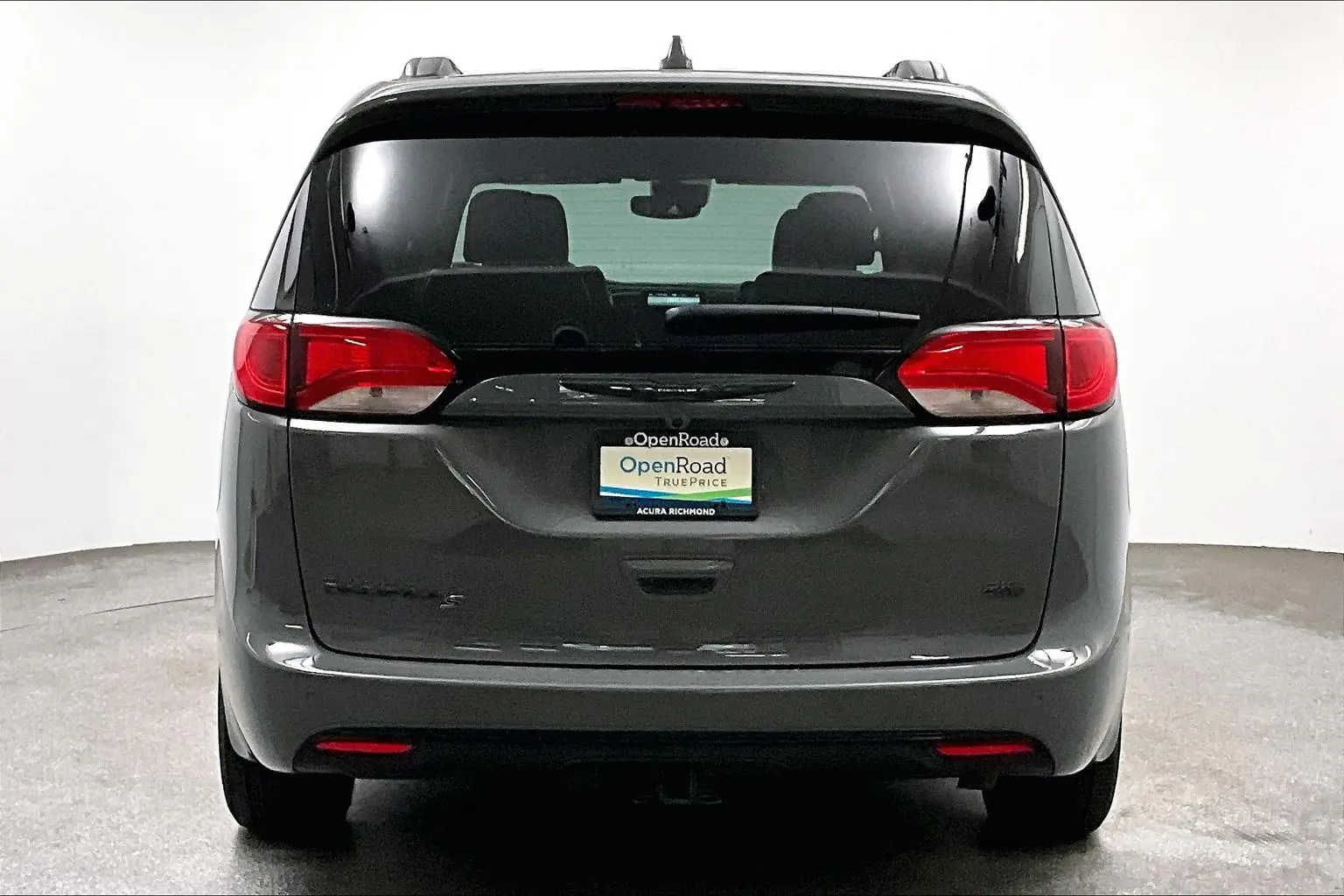 2020 Chrysler Pacifica AWD Launch Edition photo 4