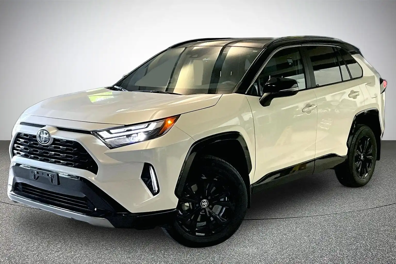 2023 Toyota RAV4 XSE AWD's photo