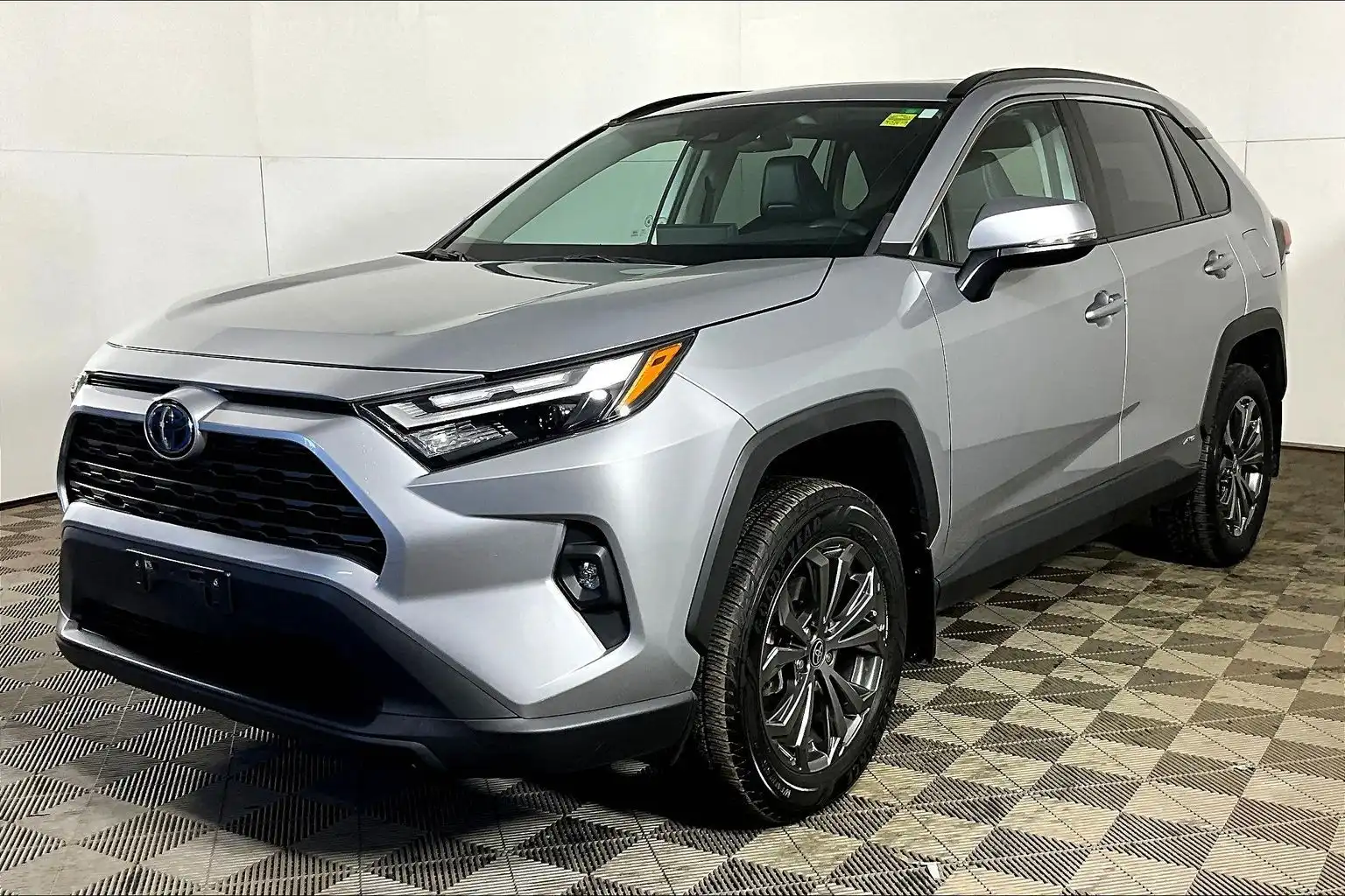 2023 Toyota RAV4 XLE AWD's photo