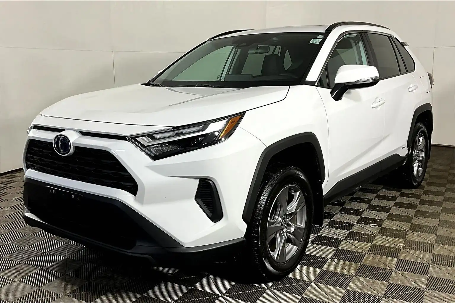 2024 Toyota RAV4 XLE AWD's photo