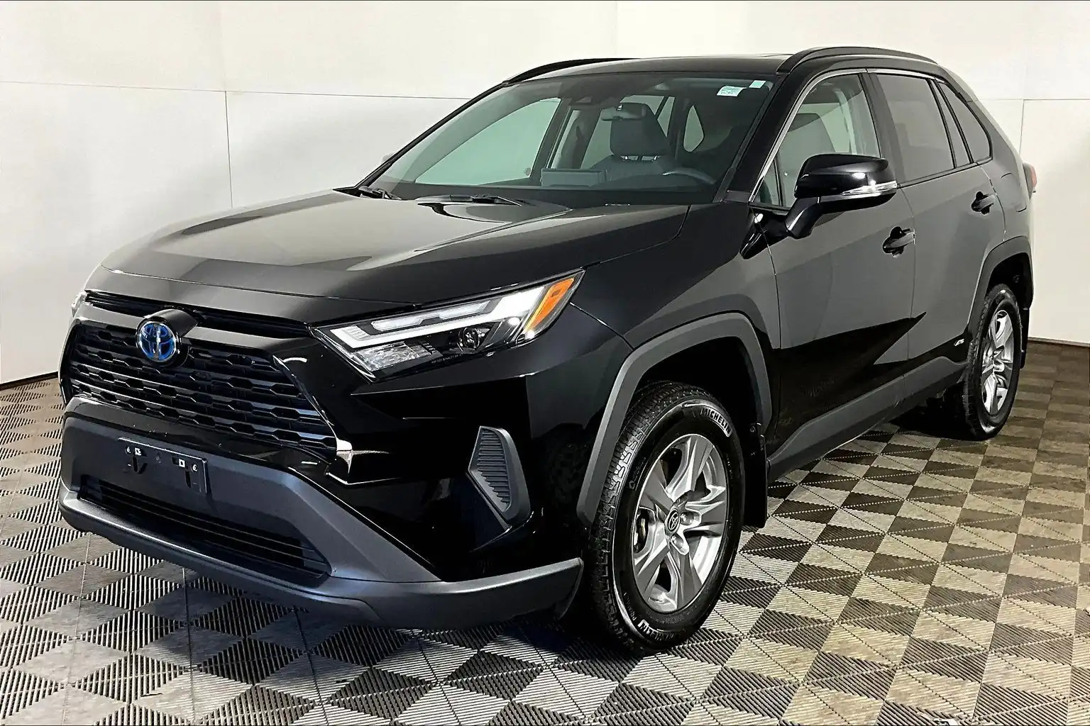 2024 Toyota RAV4 XLE AWD's photo