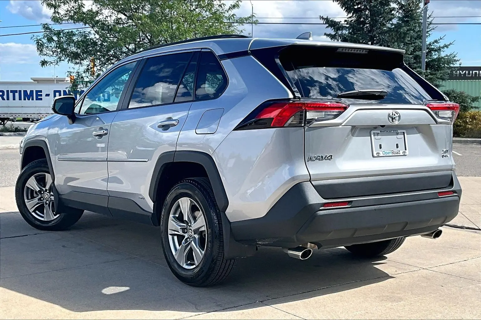 2025 Toyota RAV4 XLE AWD photo 3