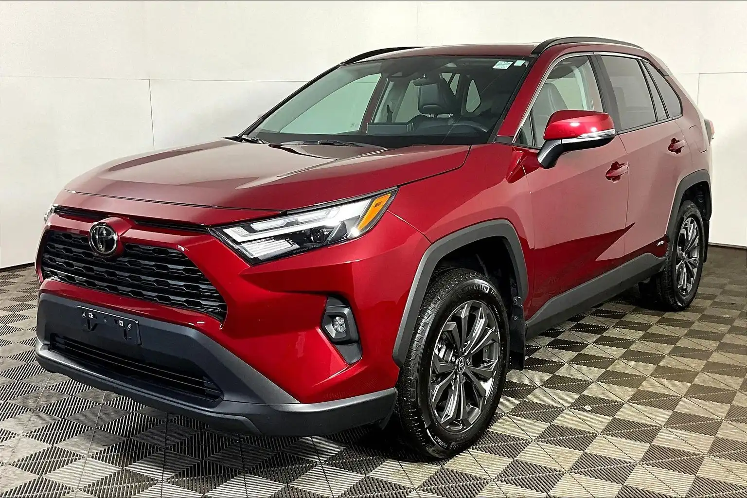 2025 Toyota RAV4 XLE AWD's photo