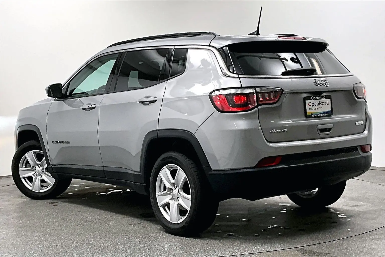 2022 Jeep Compass North 4WD photo 3