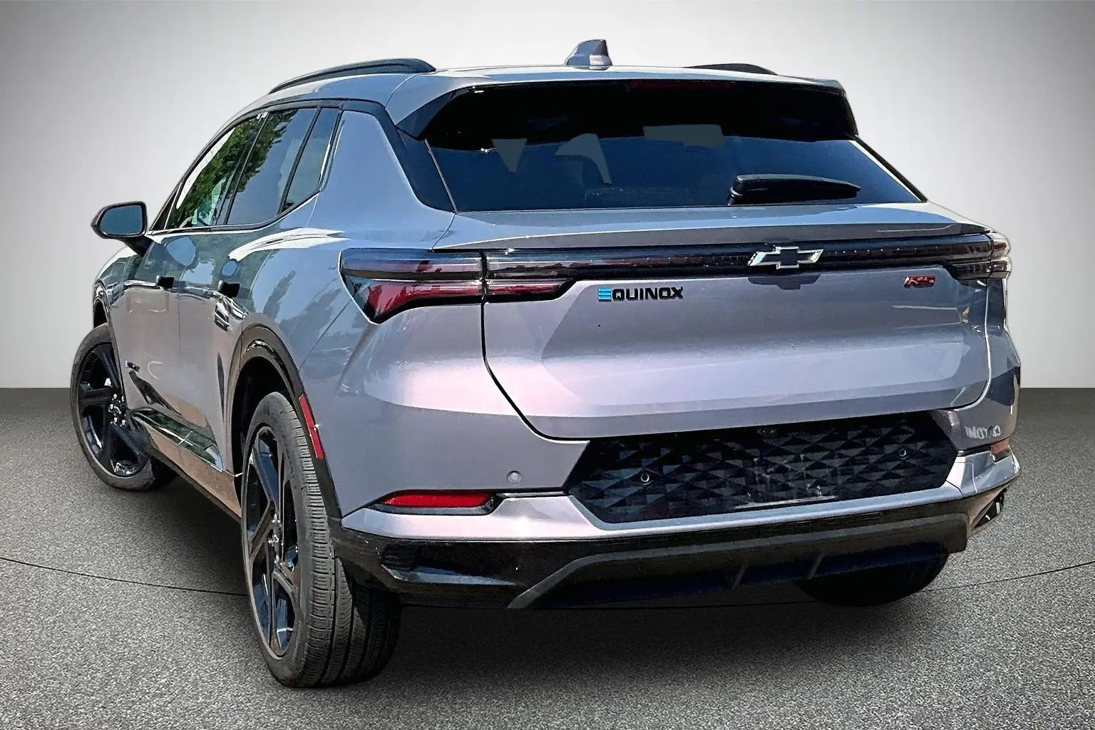 2024 Chevrolet Equinox EV RS photo 3